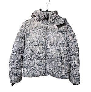 Guess Essie GUMMY Black and White Snake Print Puffer Jacket Size Medium NWT $230